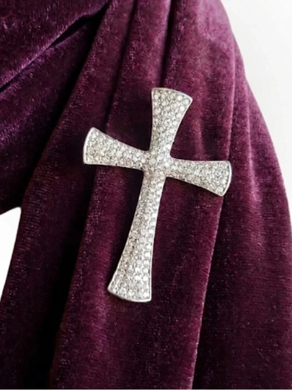 Silver Rhinestone Cross Brooch Vintage Gothic Goth Sparkling Crystal Pin New